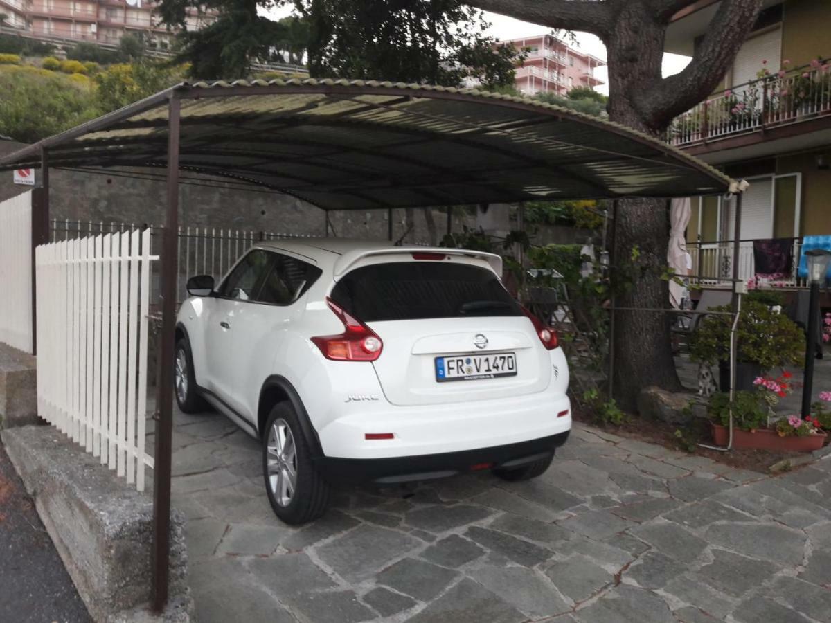 Appartamento con giardino privato Santo Stefano al Mare Esterno foto